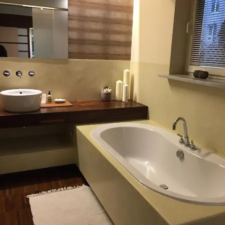 Solec Apartment *